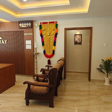 Gateway Residency Hotel Mannarakkat Exterior foto