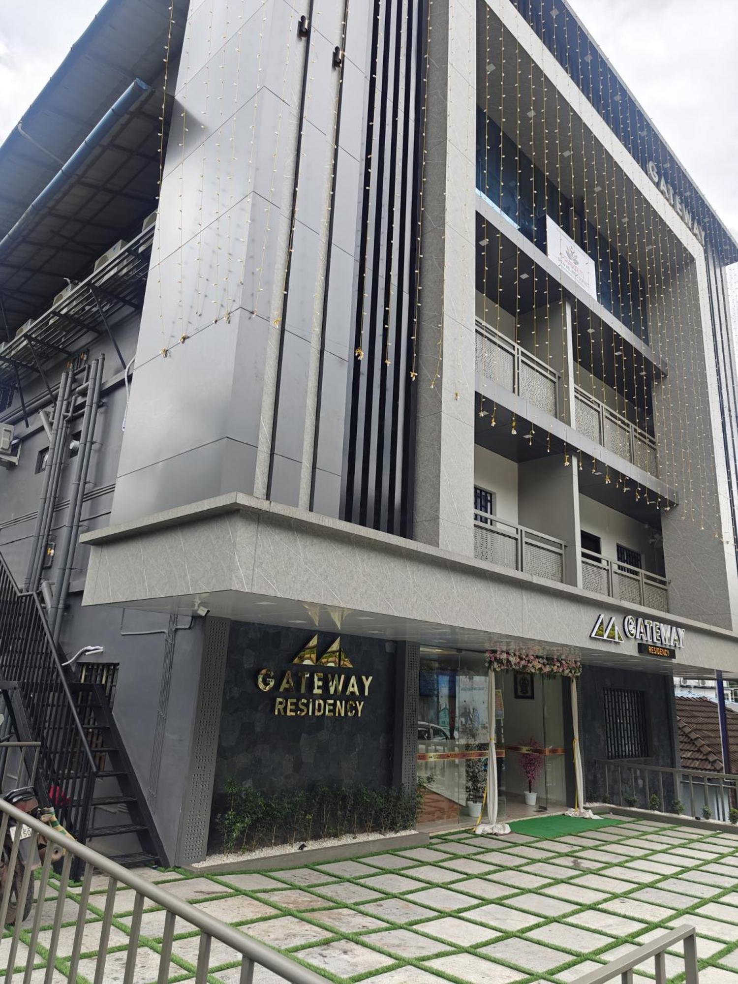 Gateway Residency Hotel Mannarakkat Exterior foto