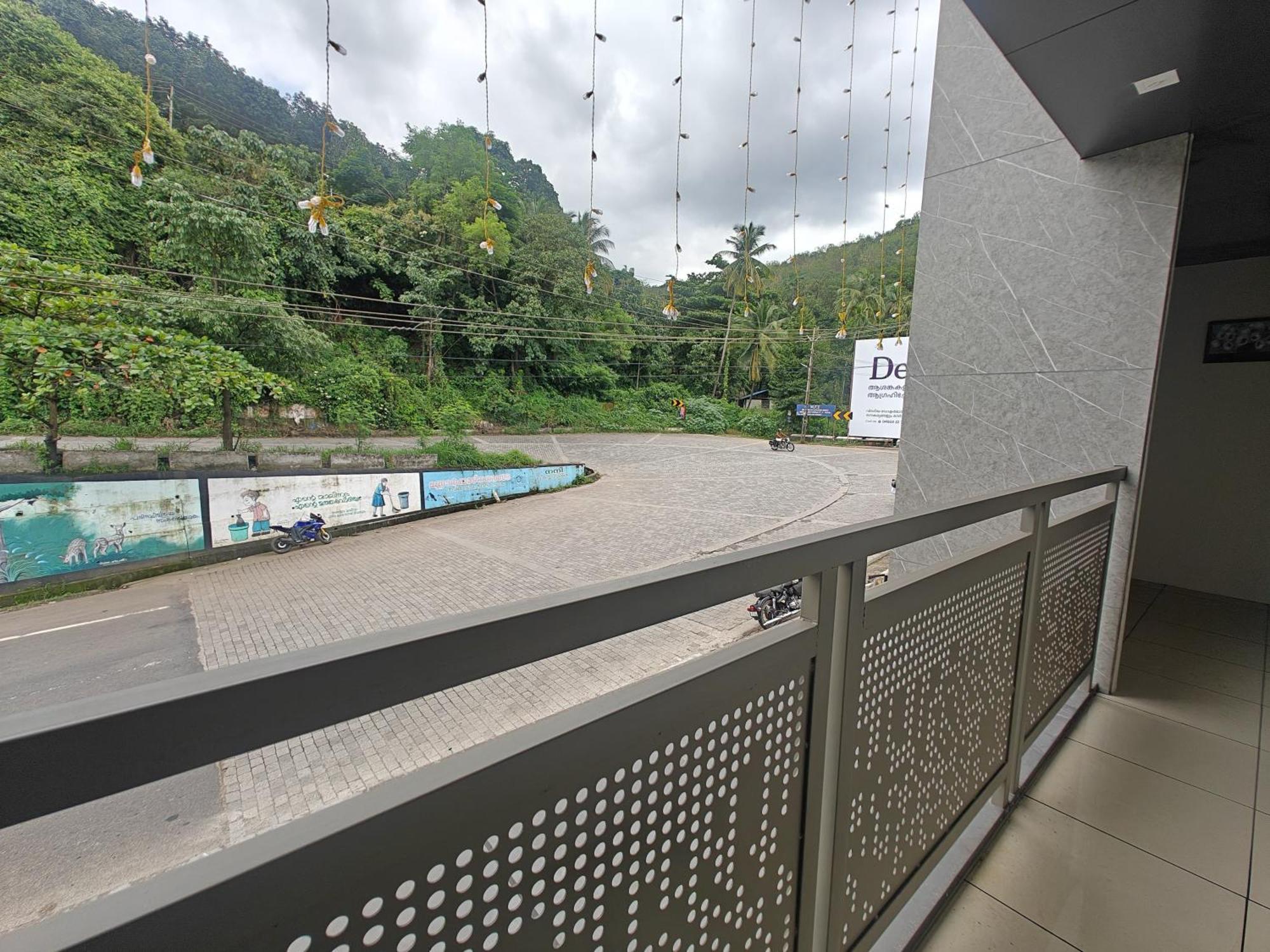Gateway Residency Hotel Mannarakkat Exterior foto